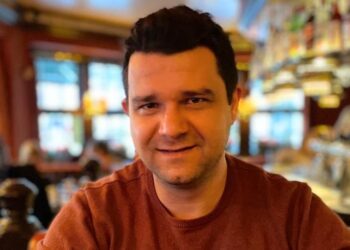 ΧΡΕΟΣ ΜΙΑΣ ΠΡΟΟΔΕΥΤΙΚΗΣ ΚΥΒΕΡΝΗΣΗΣ, ΝΑ ΜΗ ΜΕΙΝΕΙ ΚΑΝΕΙΣ ΠΙΣΩ ΣΤΗ ΝΕΑ ΨΗΦΙΑΚΗ ΕΠΟΧΗ