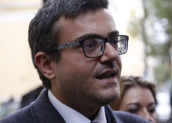 ΣΠΑΣΤΕ ΤΗ ΣΙΩΠΗ ΚΑΙ ΥΠΟΚΡΙΘΕΙΤΕ ΟΤΙ ΣΑΣ ΑΡΕΣΕ