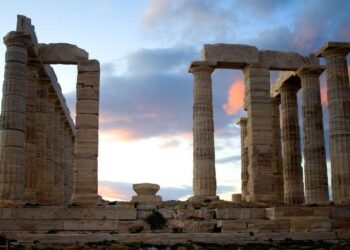 ΣΟΥΝΙΟ: Μια βραδιά στου Ποσειδώνα!