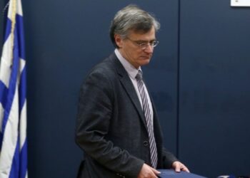 ΒΑΡΥ ΤΟ ΚΛΙΜΑ ΣΤΗΝ ΕΠΙΤΡΟΠΗ ΤΩΝ ΛΟΙΜΟΞΙΟΛΟΓΩΝ
